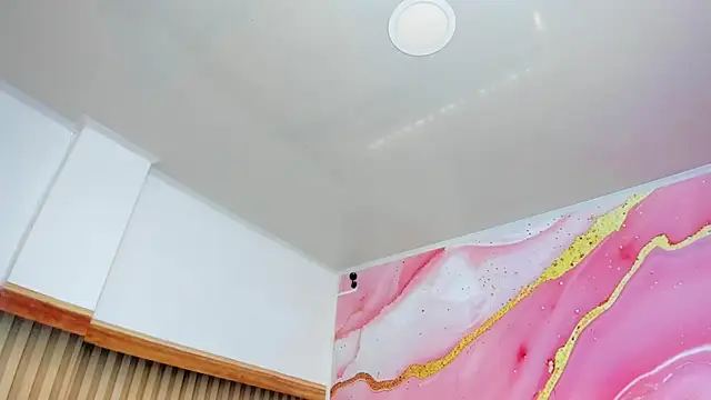 Daisy  rose online show from May 15, 2026, 3:02 am