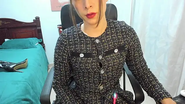 Snapshot of misstresbigcockts chatting on November 7, 2025, 11:32 am misstresbigcockts online show from November 7, 2025, 11:32 am