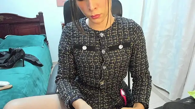 Snapshot of misstresbigcockts chatting on November 8, 2025, 11:10 am misstresbigcockts online show from November 8, 2025, 11:10 am