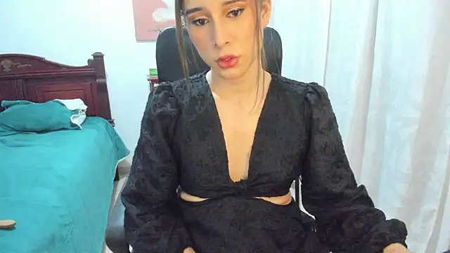 Snapshot of misstresbigcockts chatting on November 14, 2025, 10:25 am misstresbigcockts online show from November 14, 2025, 10:25 am