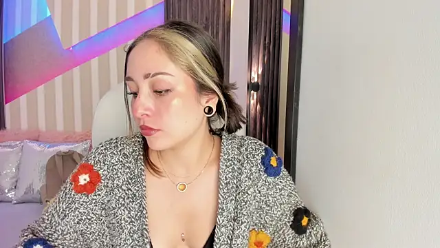 emily layton online show from October 17, 2025, 2:41 pm