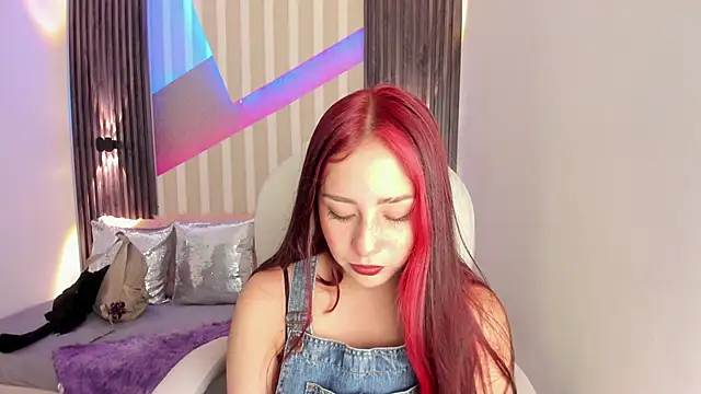 emily layton online show from November 4, 2025, 2:38 pm