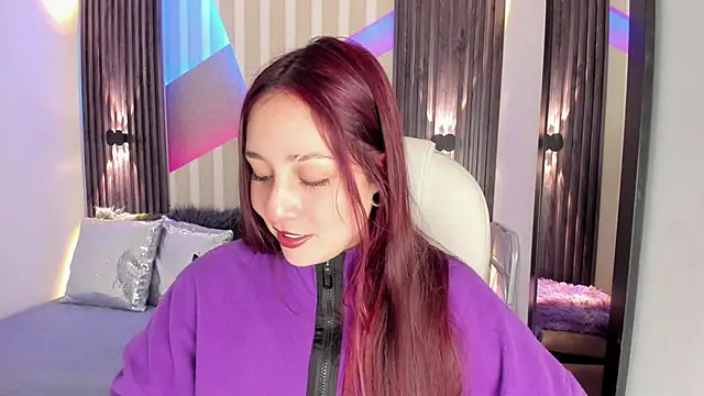 emily layton online show from November 24, 2025, 2:39 pm