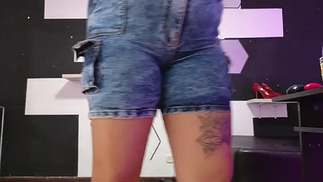 alondrabigtits online show from October 9, 2025, 12:14 pm