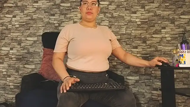 alondrabigtits online show from November 3, 2025, 11:33 am