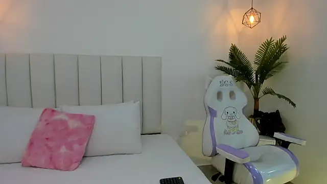 Snapshot of Ada_Monroe10 chatting on February 17, 2025, 12:59 pm Ada Monroe10 online show from February 17, 2025, 12:59 pm