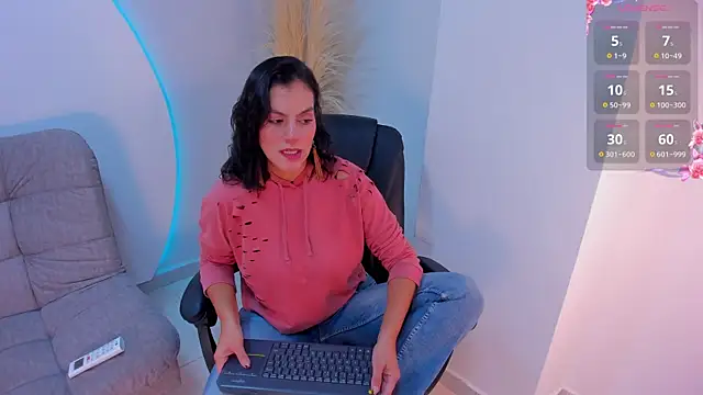 Snapshot of Ada_Monroe10 chatting on October 7, 2025, 1:30 pm Ada Monroe10 online show from October 7, 2025, 1:30 pm