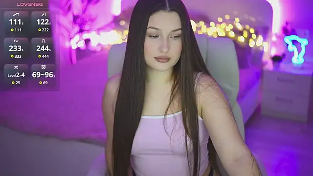 OneLaya online show from October 3, 2025, 7:00 pm