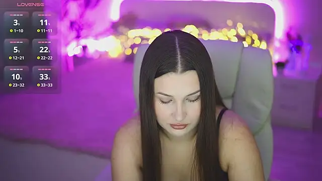 OneLaya online show from October 4, 2025, 6:28 pm