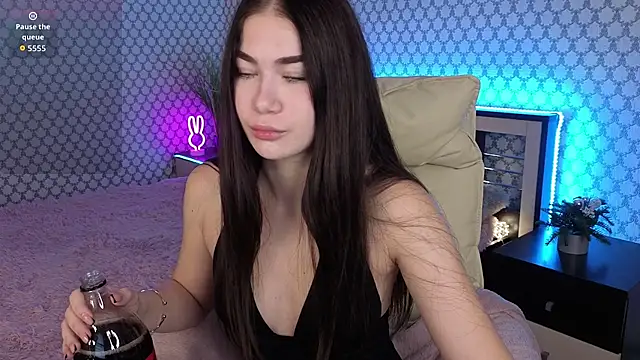 Sunny Sweety online show from October 18, 2025, 3:35 pm