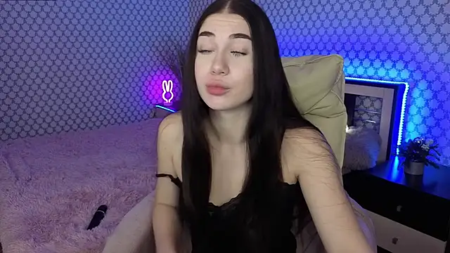 Sunny Sweety online show from November 13, 2025, 7:35 pm