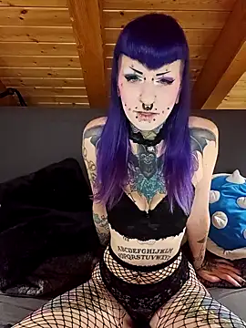 Snapshot of Purple_Coffin666 chatting on February 13, 2025, 9:20 am Purple Coffin666 online show from February 13, 2025, 9:20 am