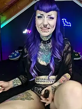 Snapshot of Purple_Coffin666 chatting on March 5, 2025, 6:01 pm Purple Coffin666 online show from March 5, 2025, 6:01 pm