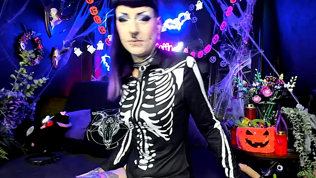 Snapshot of Purple_Coffin666 chatting on October 15, 2025, 8:25 am Purple Coffin666 online show from October 15, 2025, 8:25 am