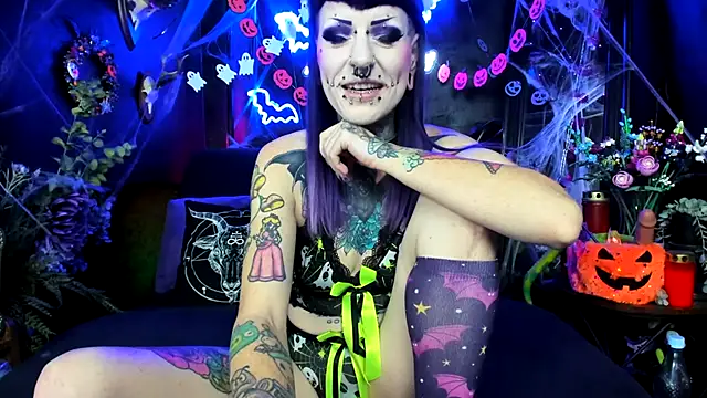 Snapshot of Purple_Coffin666 chatting on October 26, 2025, 7:20 pm Purple Coffin666 online show from October 26, 2025, 7:20 pm