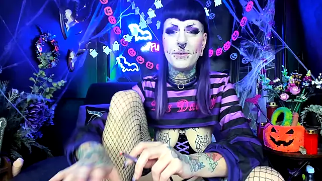 Snapshot of Purple_Coffin666 chatting on October 27, 2025, 9:35 am Purple Coffin666 online show from October 27, 2025, 9:35 am