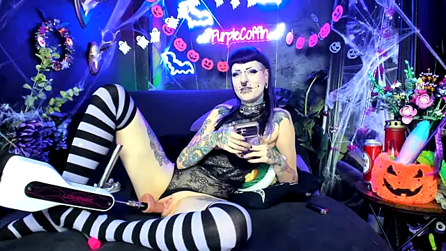 Purple Coffin666 online show from November 19, 2025, 10:32 pm