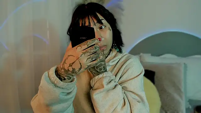 Evangeline bell online show from October 8, 2025, 12:25 pm