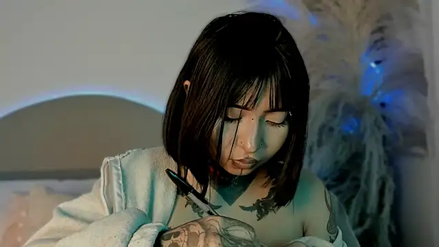 Evangeline bell online show from October 12, 2025, 4:33 am