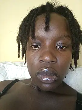 Juicylittle slute online show from October 4, 2025, 3:48 am