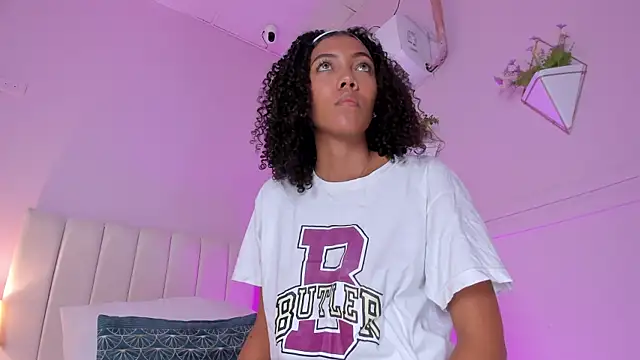 Snapshot of _bianca_18 chatting on January 30, 2025, 11:33 am bianca 18 online show from January 30, 2025, 11:33 am