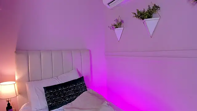 Snapshot of _bianca_18 chatting on January 30, 2025, 5:39 pm bianca 18 online show from January 30, 2025, 5:39 pm