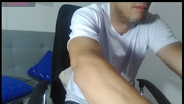Snapshot of latinmartin73 chatting on May 26, 2026, 1:01 am latinmartin73 online show from May 26, 2026, 1:01 am