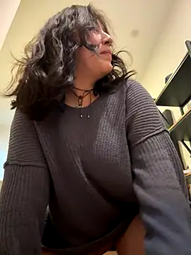 kittyfresita online show from October 6, 2025, 8:45 am