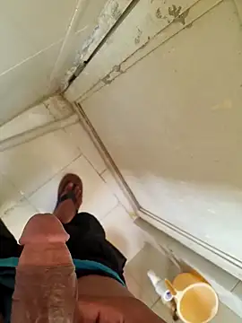 loveme99004 online show from April 8, 2026, 9:42 am