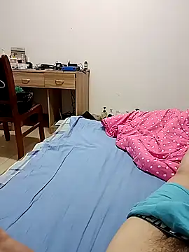 huzi518 online show from April 28, 2026, 2:11 pm