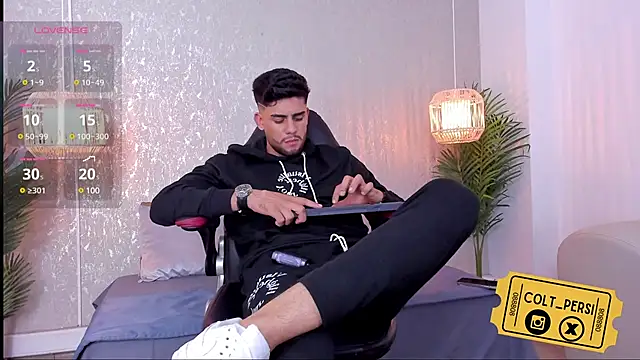 Colt Perci online show from March 8, 2025, 4:12 am