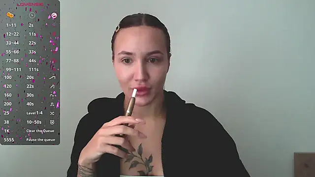 Snapshot of Stasia_Queen chatting on December 2, 2024, 9:45 am Stasia Queen online show from December 2, 2024, 9:45 am