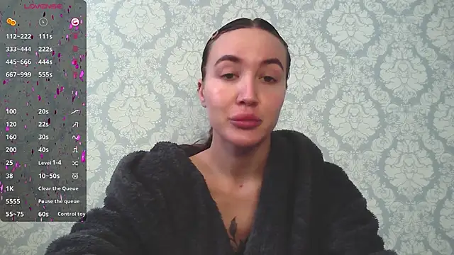 Snapshot of Stasia_Queen chatting on February 21, 2025, 7:45 am Stasia Queen online show from February 21, 2025, 7:45 am