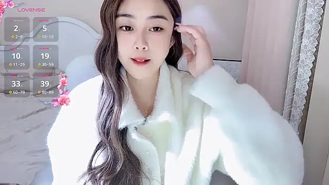 Snapshot of Caitlyn__ chatting on January 5, 2025, 11:48 am Caitlyn online show from January 5, 2025, 11:48 am