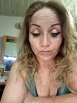 Snapshot of Fenix_528 chatting on October 16, 2025, 11:17 pm Fenix 528 online show from October 16, 2025, 11:17 pm