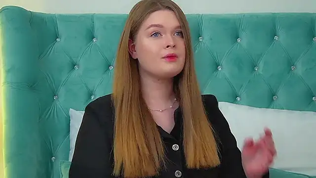 CrystalLyons online show from May 23, 2026, 7:35 am
