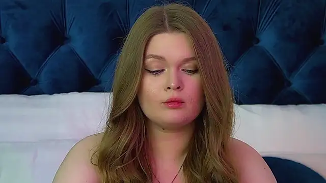 CrystalLyons online show from July 14, 2026, 2:05 am