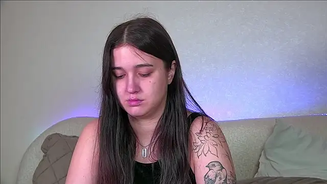 ChristinaMilton online show from October 20, 2025, 6:08 pm