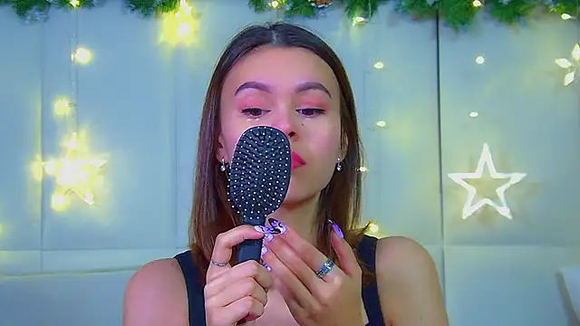 PollyLanders online show from December 3, 2025, 6:39 pm