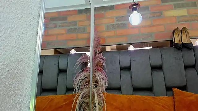 JESSYCORTES online show from December 19, 2025, 4:58 pm