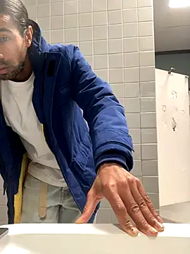 Lucascacaca online show from December 4, 2024, 6:17 pm