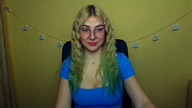 Snapshot of Luna_Lush_ chatting on December 17, 2024, 8:23 am Luna Lush online show from December 17, 2024, 8:23 am