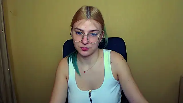 Snapshot of Luna_Lush_ chatting on January 9, 2025, 8:24 am Luna Lush online show from January 9, 2025, 8:24 am