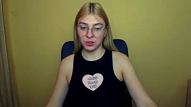 Snapshot of Luna_Lush_ chatting on January 13, 2025, 8:15 am Luna Lush online show from January 13, 2025, 8:15 am