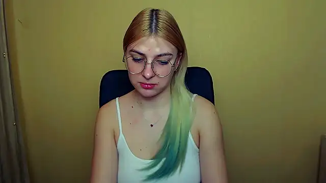Snapshot of Luna_Lush_ chatting on January 14, 2025, 11:31 am Luna Lush online show from January 14, 2025, 11:31 am