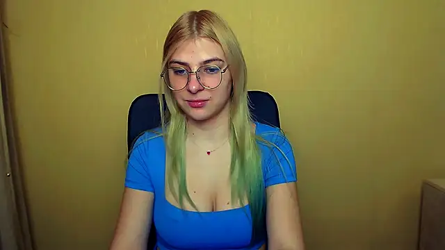 Snapshot of Luna_Lush_ chatting on January 25, 2025, 8:31 am Luna Lush online show from January 25, 2025, 8:31 am