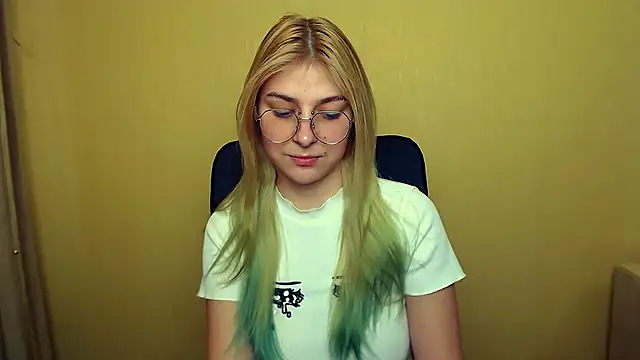Snapshot of Luna_Lush_ chatting on January 30, 2025, 12:48 pm Luna Lush online show from January 30, 2025, 12:48 pm