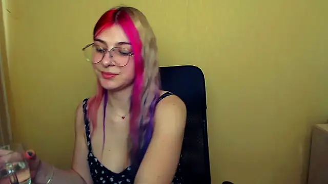 Snapshot of Luna_Lush_ chatting on February 26, 2025, 12:14 pm Luna Lush online show from February 26, 2025, 12:14 pm