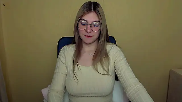 Snapshot of Luna_Lush_ chatting on October 1, 2025, 8:42 am Luna Lush online show from October 1, 2025, 8:42 am