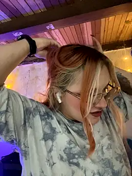 SophiaWeestt99 online show from November 26, 2025, 2:45 am